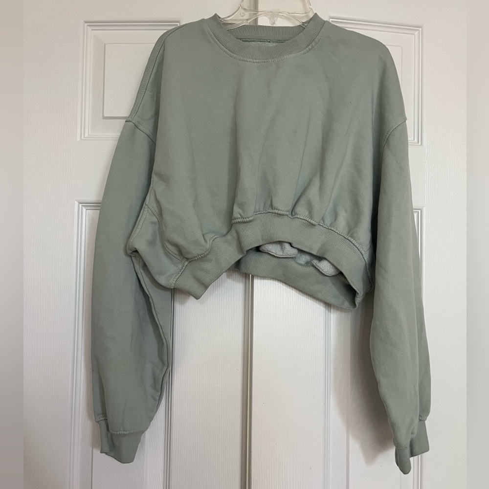 Green Cropped Oversized Sweatshirt with Long Sleeves